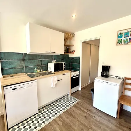 Palermo' - Port D'hyeres Air-conditioned & Wifi Apartment Hyeres